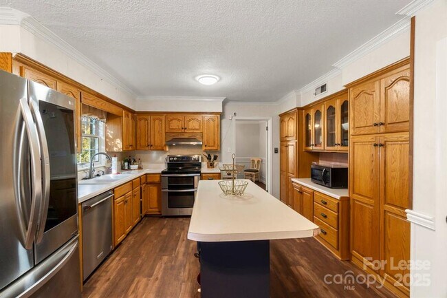 Building Photo - 4 Bedroom 2.5 Bath Home In Conover! Tours available starting March 1st!