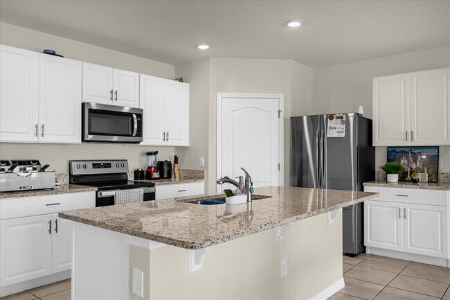 Building Photo - 1842 Egret Meadows Ave