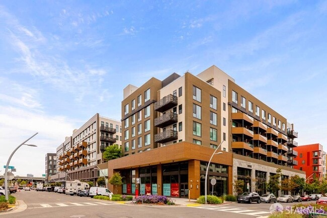 Building Photo - 260 Brooklyn Basin Wy