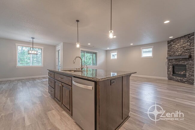 Building Photo - 134 Zephyr Dr