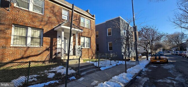 Building Photo - 1516 F St NE