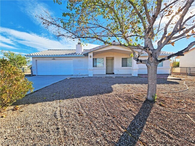 Primary Photo - 2341 Yakima Ave