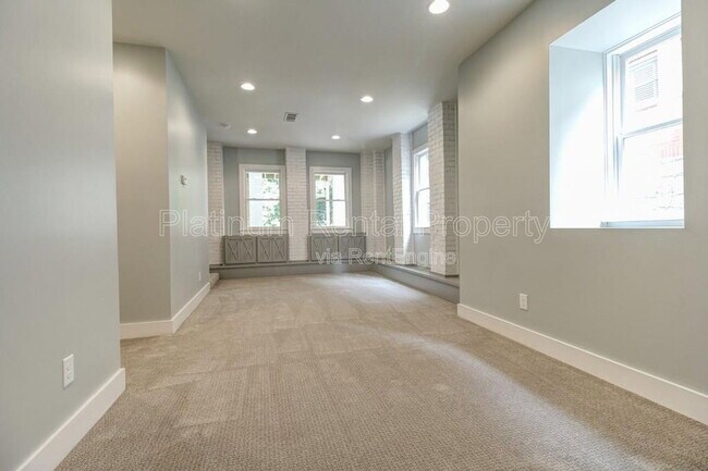 Building Photo - 1104 Rosedale Rd NE