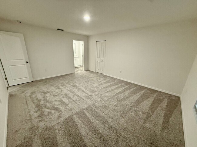 Building Photo - **Move-In-Special** Brand New 4-Bedroom Home in Poinciana – Available Now!