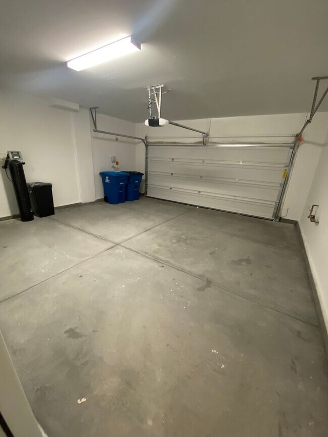 Building Photo - Americana Property Mgmt - 2022 built 4 bedrooms in prime South West Las Vegas