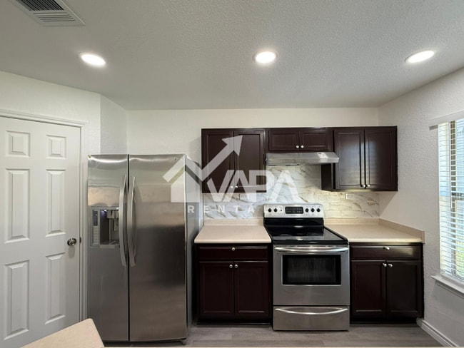 Building Photo - 511 Sanderling