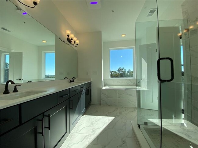 Building Photo - 435 Ashbury Dr