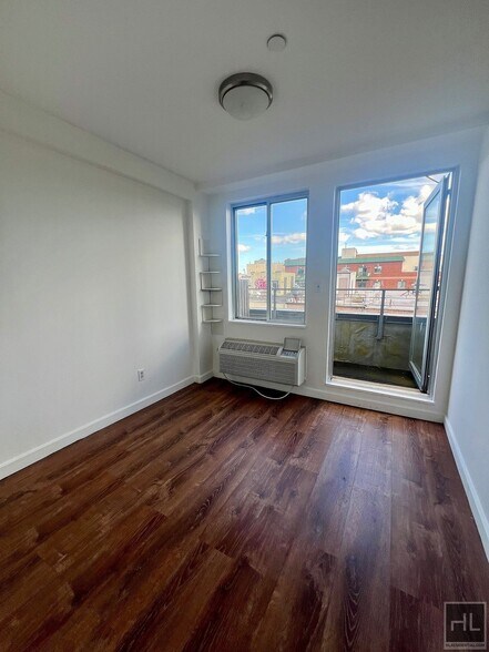 Building Photo - 2BR Penthouse w/ Balcony & Private Rooftop Terrace on Bushwick E. Williamsburg Border