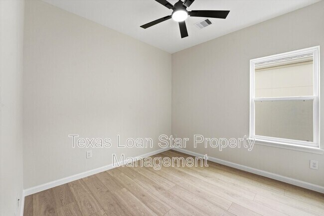 Building Photo - 4354 Clover St