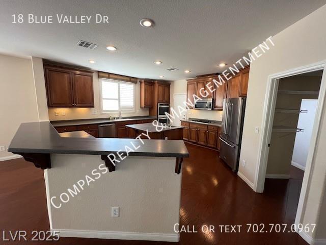 Building Photo - 18 Blue Valley Dr