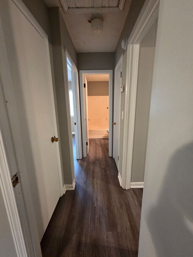 Building Photo - 82a Cedar Dr