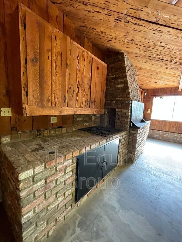 Building Photo - 14725 Hanford Armona Rd