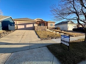 Building Photo - 5807 Zinfandel St