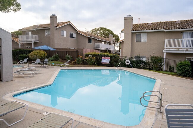 Building Photo - 1304 Palomar Pl