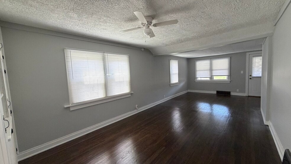 Building Photo - 4815 Lexington Blvd