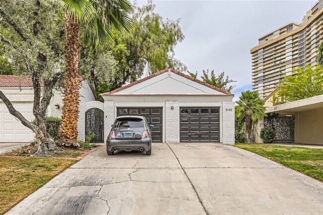 Building Photo - Golf Course Views from LVCC home