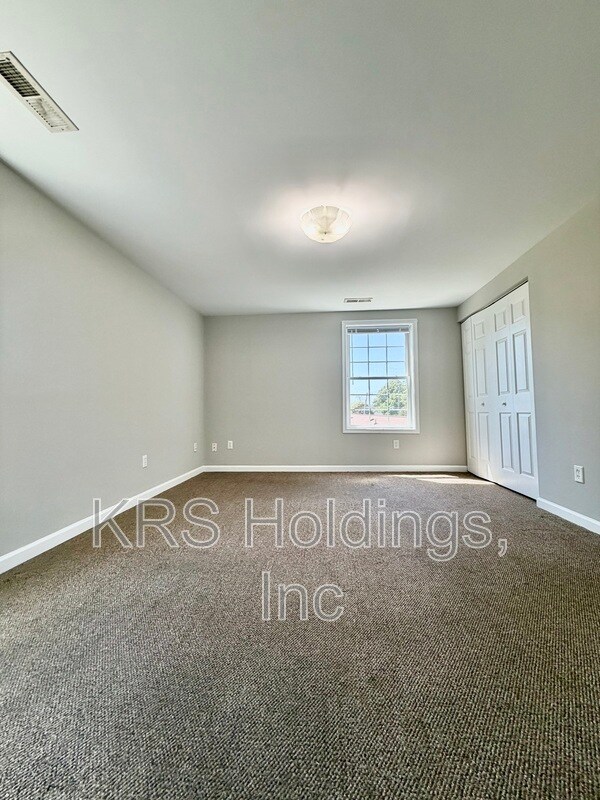 Building Photo - 1229 Wood Rd