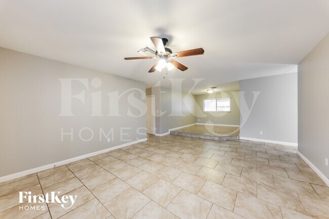 Building Photo - 5314 W Altadena Ave