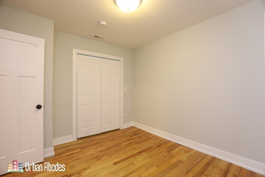 Building Photo - 564 W Arlington Pl