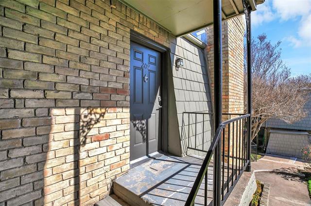 Building Photo - 7705 Meadow Park Dr