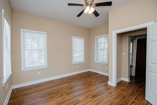Building Photo - Renovated 2 Bed 2 Bath Charleston Victorian Home