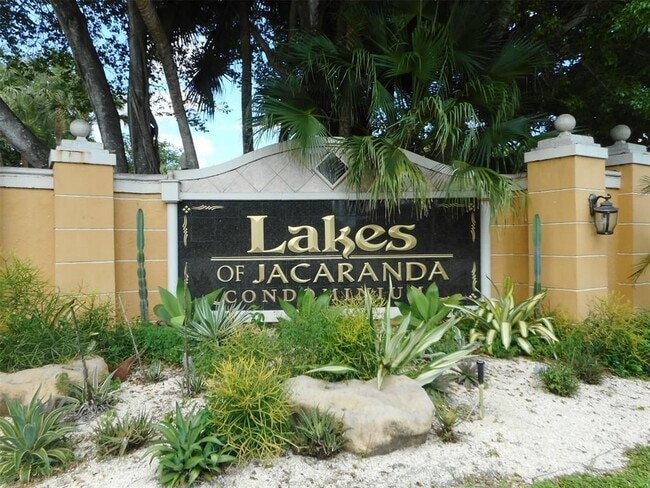 Building Photo - 10733 Cleary Blvd