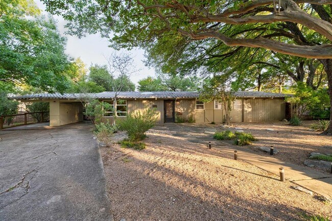 Building Photo - 2301 Westway Cir