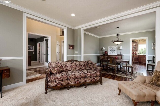 Living Room 3 - 3272 Jayhawk Ct