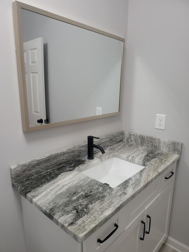 Building Photo - Brand New 3 Bedroom House in Lilburn