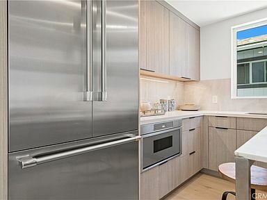 Building Photo - 603 Iris Ave