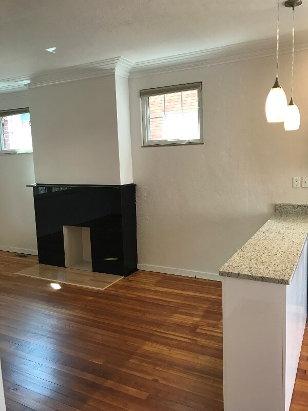 Building Photo - 1161 King Ave