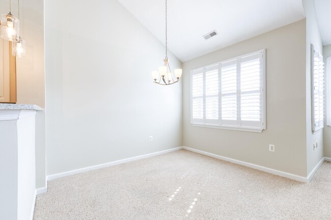 Building Photo - 400 Symphony Cir