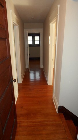 Building Photo - Charming craftsman home located in the hig...