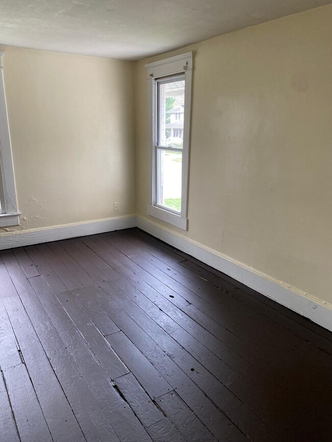 Building Photo - 3 bedrooms house