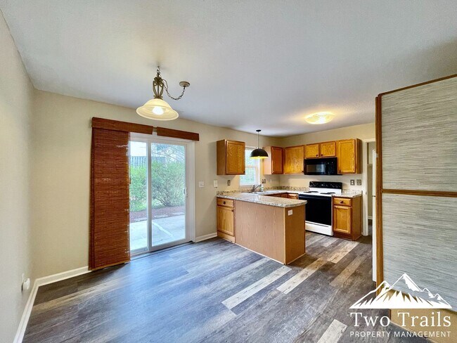 Building Photo - 257 Wiltshire Cir