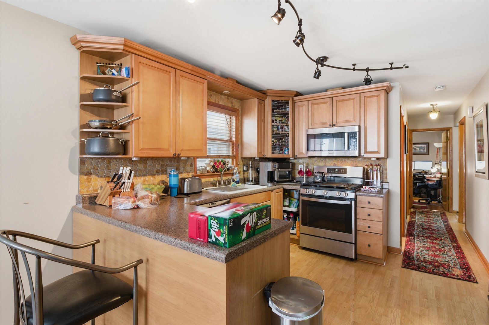 Building Photo - 5363 N Mont Clare Ave