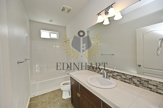 Building Photo - 3238 Lahar Ln