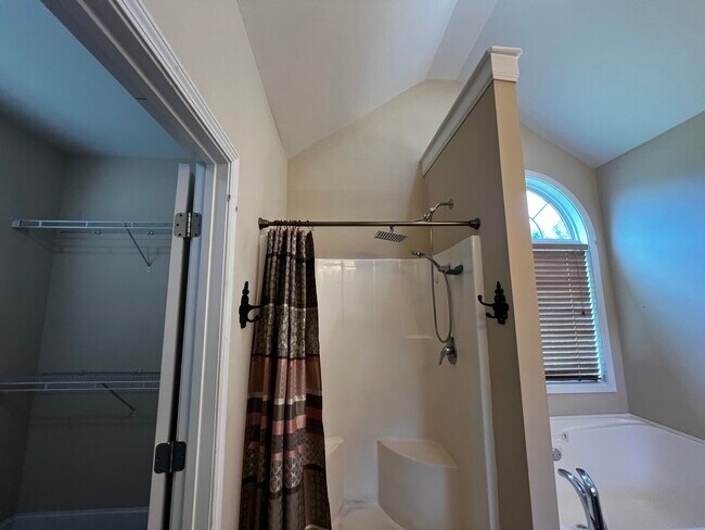 Building Photo - 451 Moriah Ln