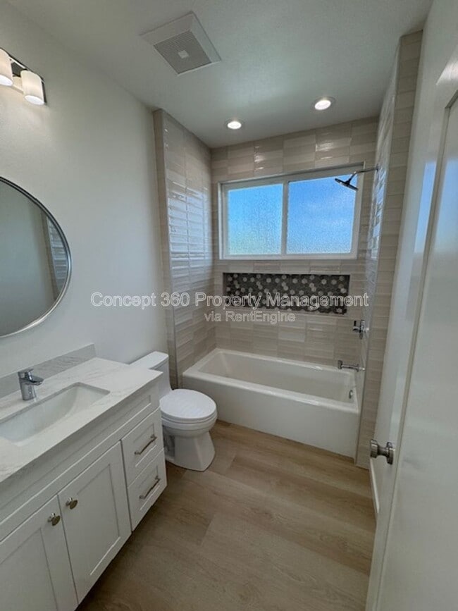 Building Photo - 6168 Briercrest Ave