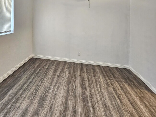 Building Photo - 327 W Haloid Ave