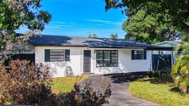 Building Photo - 600 N 66 Terrace