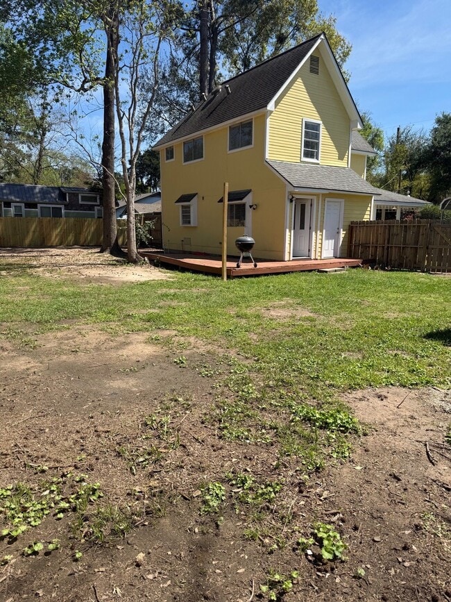 Building Photo - 615 Texas St