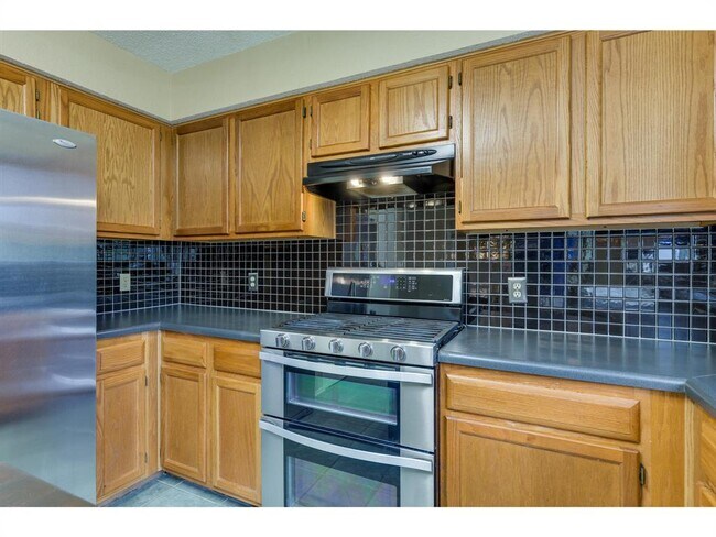 Building Photo - 3912 Lemos Dr