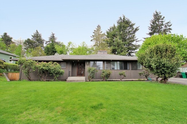 Building Photo - 2727 SE 58th Ave