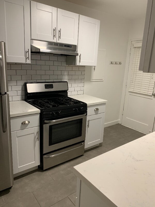 Building Photo - 7735 Hollywood Blvd