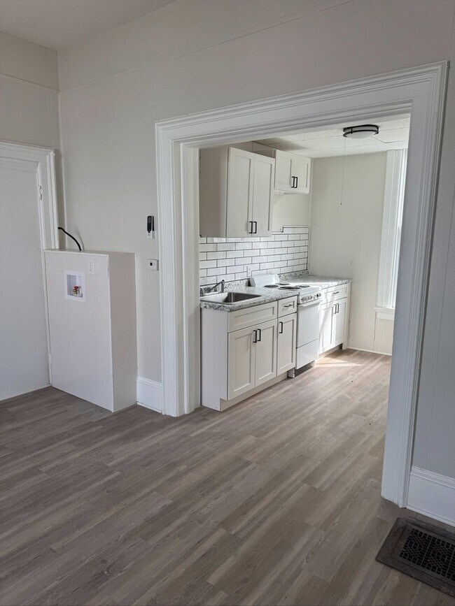 Building Photo - Fox Property Services