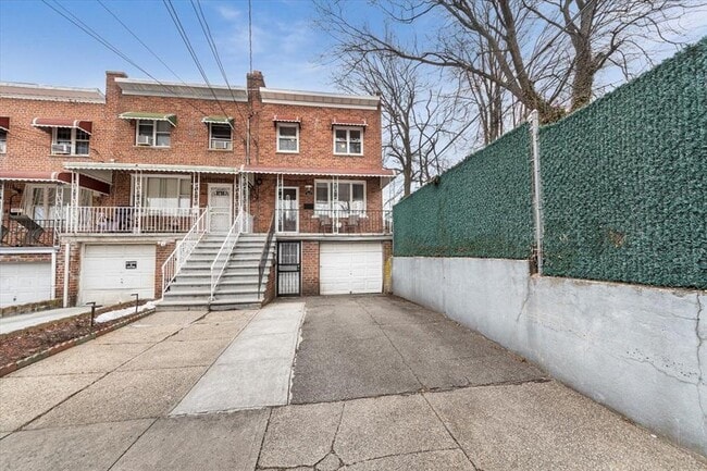 Building Photo - 4831 Wilder Ave