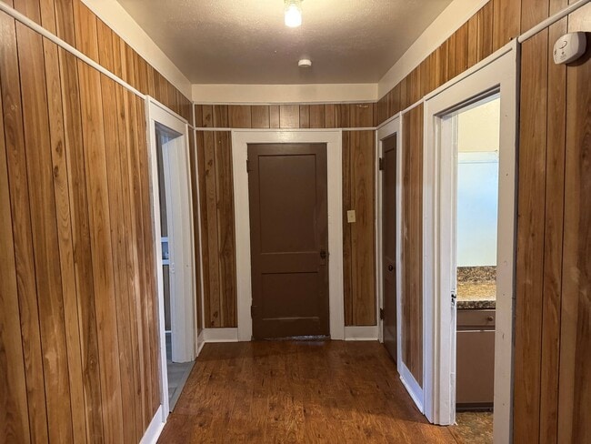 Building Photo - 5 Bed 2 Bath Home w/ 6.14 Acres In Iowa Park ISD.