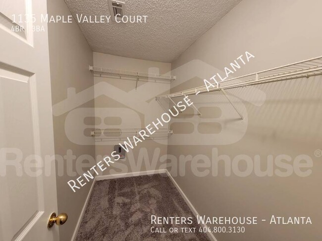 Building Photo - Great Townhouse in Union City&#039;s Maple...