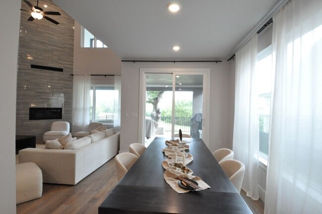 Building Photo - Gorgeous Home with Green Belt view!